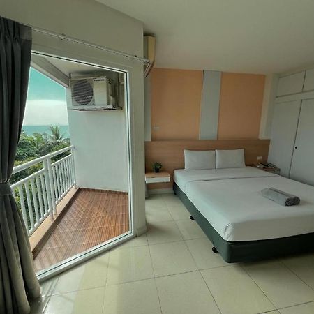 Nana Chat Bangsaen Hotel Си Рача Екстериор снимка