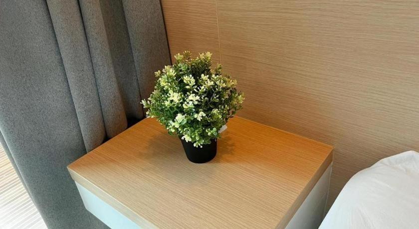 Nana Chat Bangsaen Hotel Си Рача Екстериор снимка