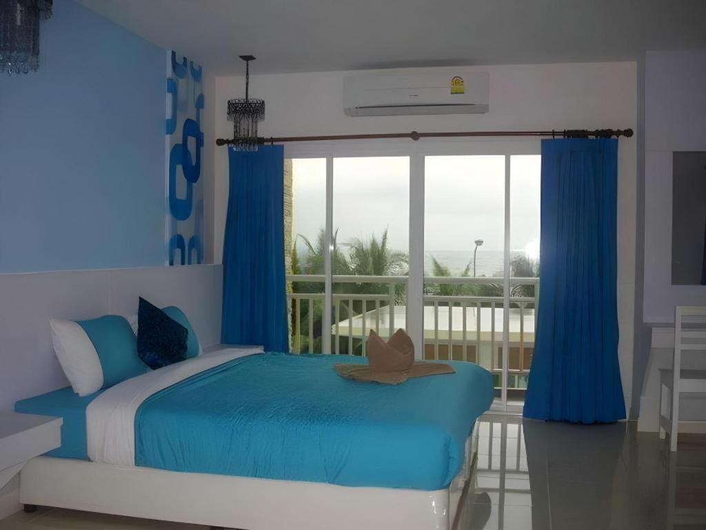 Nana Chat Bangsaen Hotel Си Рача Екстериор снимка