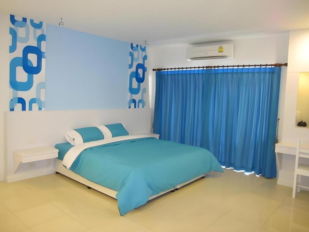 Nana Chat Bangsaen Hotel Си Рача Екстериор снимка