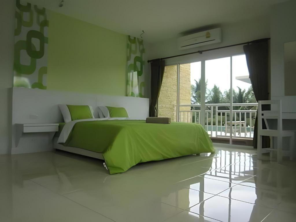 Nana Chat Bangsaen Hotel Си Рача Екстериор снимка