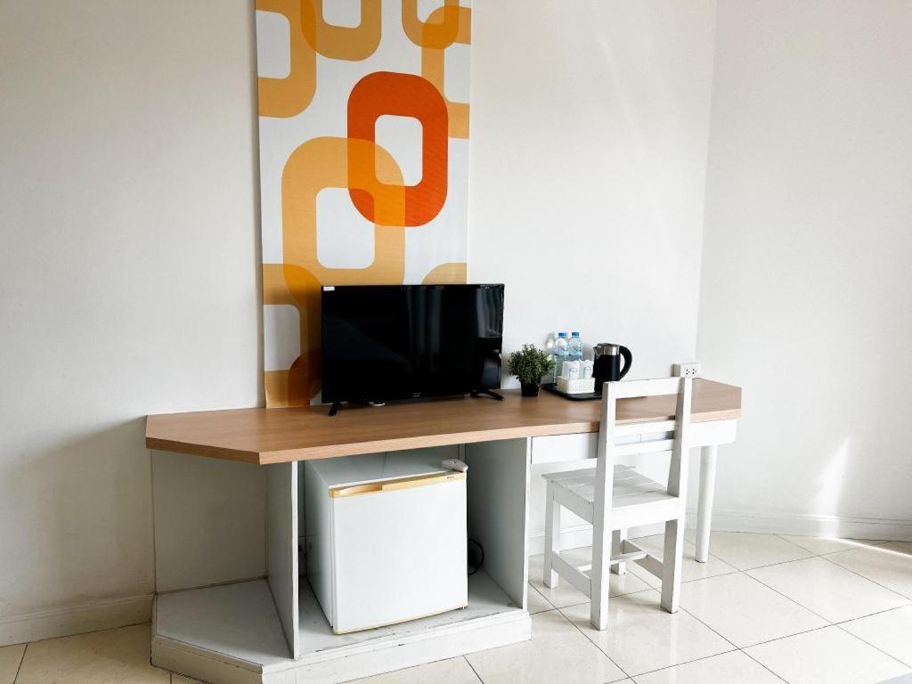 Nana Chat Bangsaen Hotel Си Рача Екстериор снимка